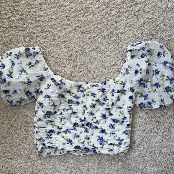 Elodie Tops - Elodie puffy crop top with floral design